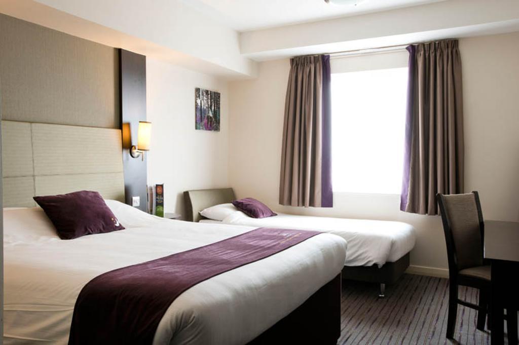 Premier Inn Northampton West - Harpole Room photo