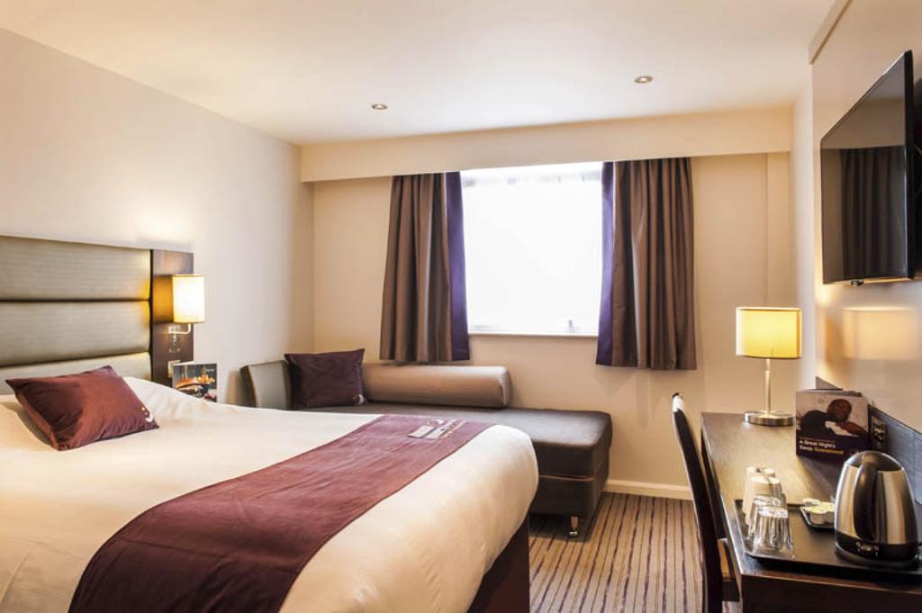 Premier Inn Northampton West - Harpole Room photo