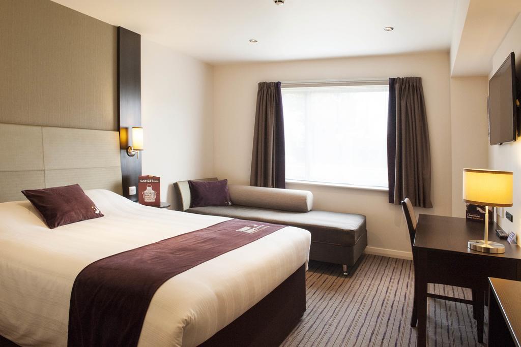 Premier Inn Northampton West - Harpole Exterior photo